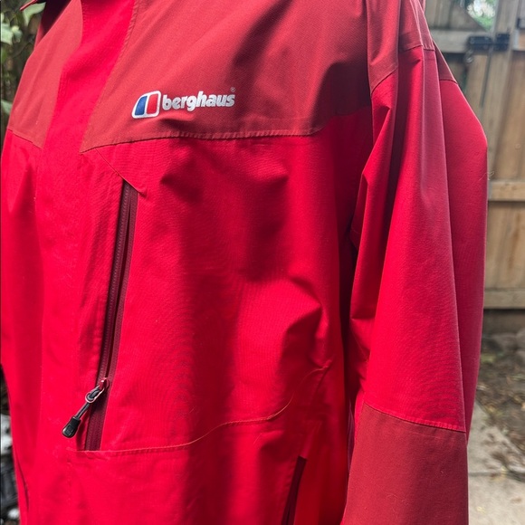 Men’s Berghaus Hydroshell Elite Vibrant Red Outdoor Hooded Jacket. Size L. - Picture 6 of 12